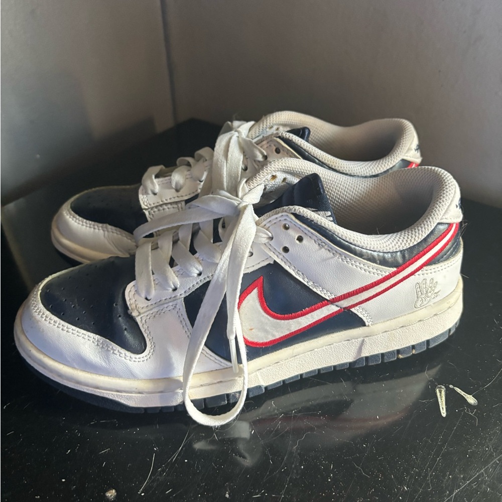 Nike Men's White, Navy, and Red Sneakers